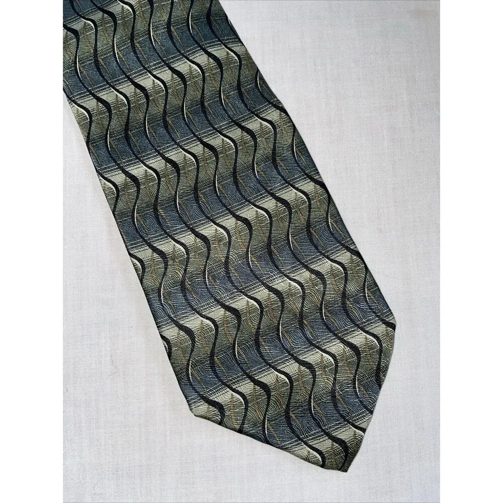 Ziggurat Men’s Dress Tie Size 57” Green 100% Silk Business Formal